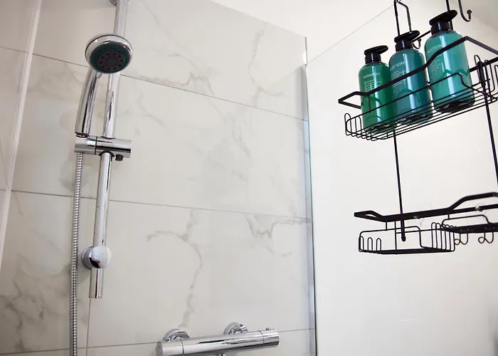 Contractor Accommodation, 6br House With Parking Holiday home