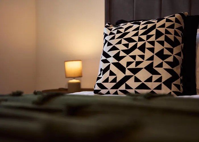 Contractor Accommodation, 6br House With Parking Holiday home Leeds (West Yorkshire)