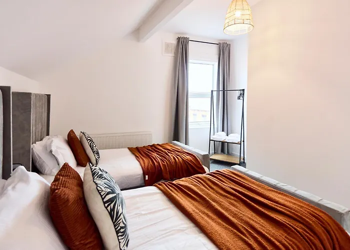 Contractor Accommodation, 6br House With Parking Holiday home *