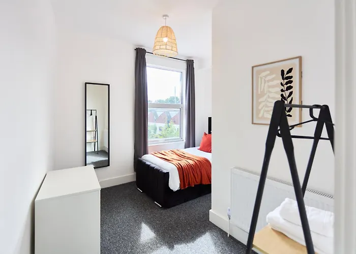 Contractor Accommodation, 6br House With Parking Holiday home *