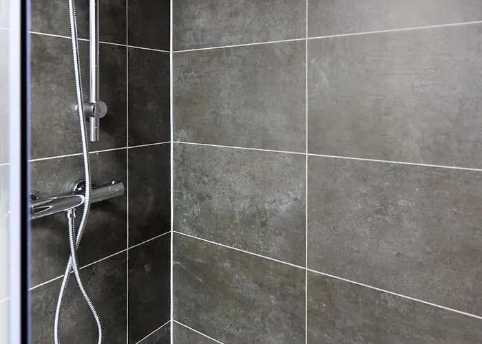 Contractor Accommodation, 6br House With Parking * Leeds (West Yorkshire)