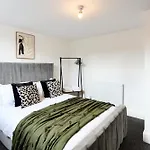 Contractor Accommodation, 6br House With Parking