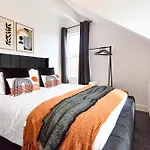 Contractor Accommodation, 6br House With Parking Holiday home *