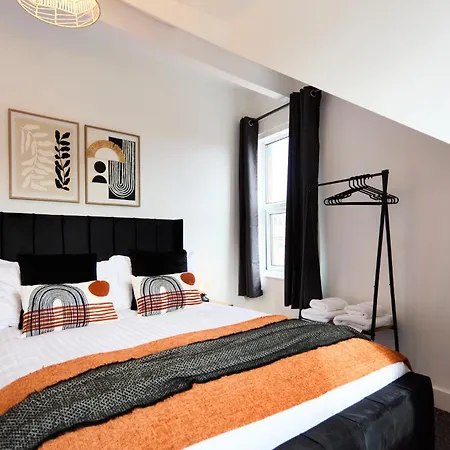 6br House Contractors Coporate Insurance Monthly Semesterbostad