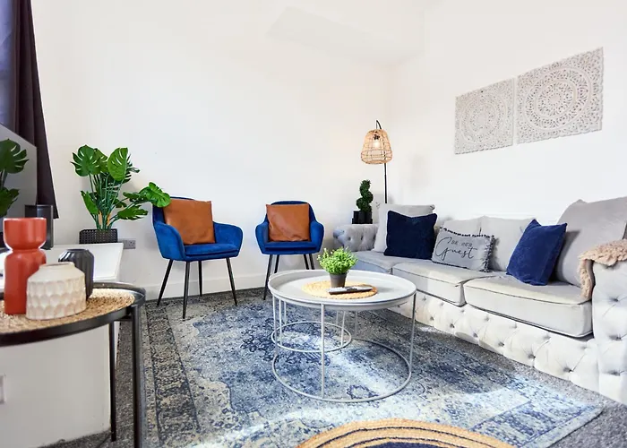 Contractor Accommodation, 6br House With Parking 別荘