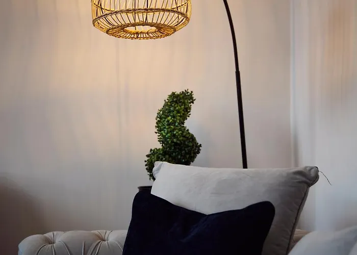 Contractor Accommodation, 6br House With Parking 利兹