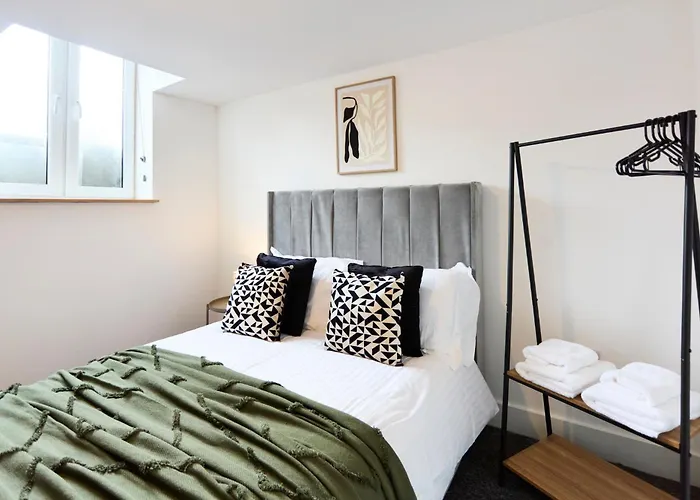 度假居 Contractor Accommodation, 6br House With Parking *