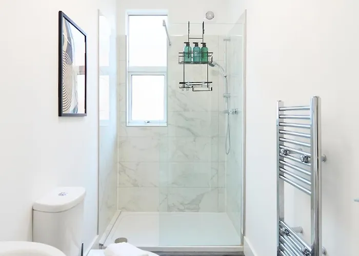 Contractor Accommodation, 6br House With Parking