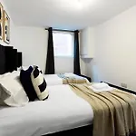 Ferienhaus Contractor Accommodation, 6br House With Parking *