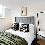 Ferienhaus Contractor Accommodation, 6br House With Parking *