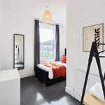 Contractor Accommodation, 6br House With Parking Ferienhaus *