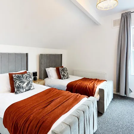 6br House Contractors Coporate Insurance Monthly Vakantiehuis