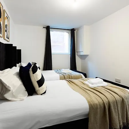 펜션 Contractor Accommodation, 6br House With Parking *