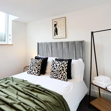 펜션 Contractor Accommodation, 6br House With Parking *