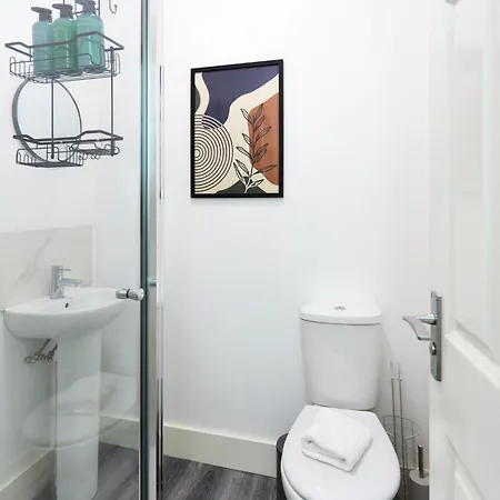 6br House Contractors Coporate Insurance Monthly Vakantiehuis Leeds (West Yorkshire)