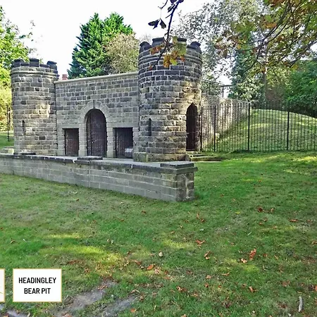 Contractor Accommodation, 6br House With Parking * Leeds (West Yorkshire)